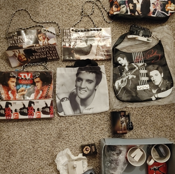 Elvis memorabilia - Picture 2 of 9